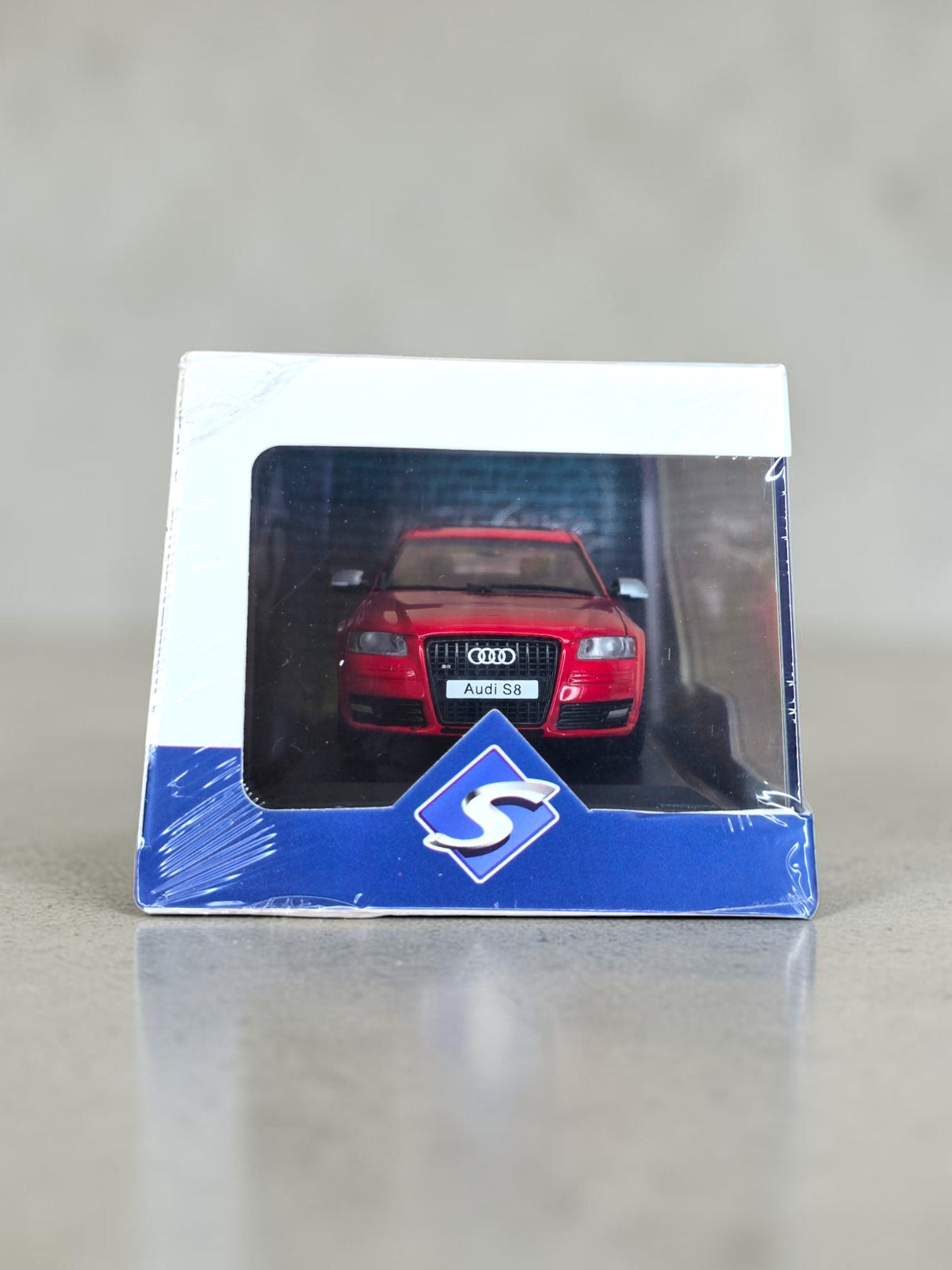 Solido Audi S8 D3 2010 Red Blackline 1/43 S4313304 – Neuve Scellée
