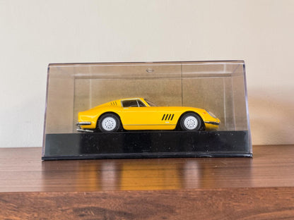 Ferrari 275 GTB jaune miniature 1/43 avec vitrine